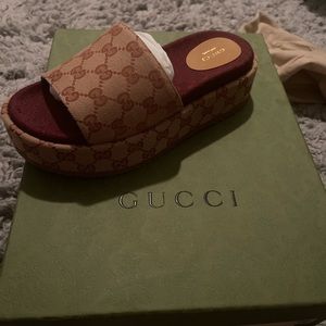 Gucci slides 38 brand new in box
